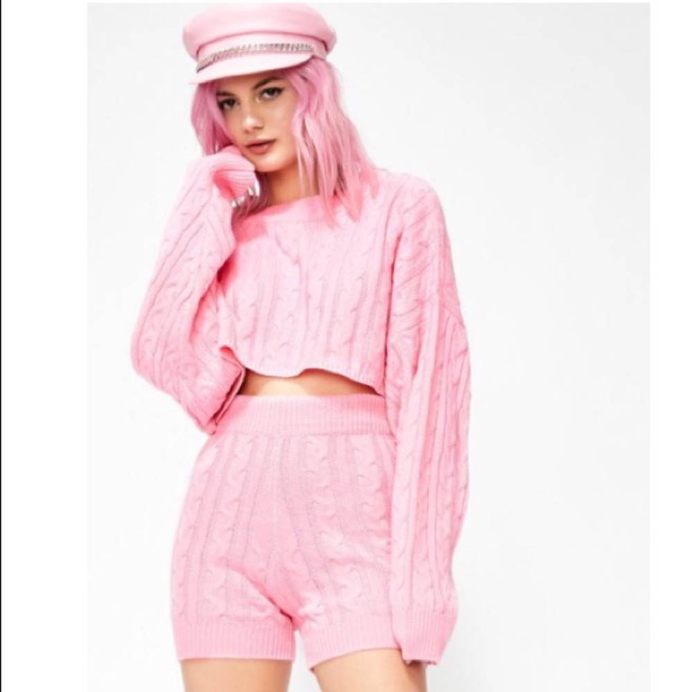 Cute DollsKill Pink Sweater Shorts Set 💚
